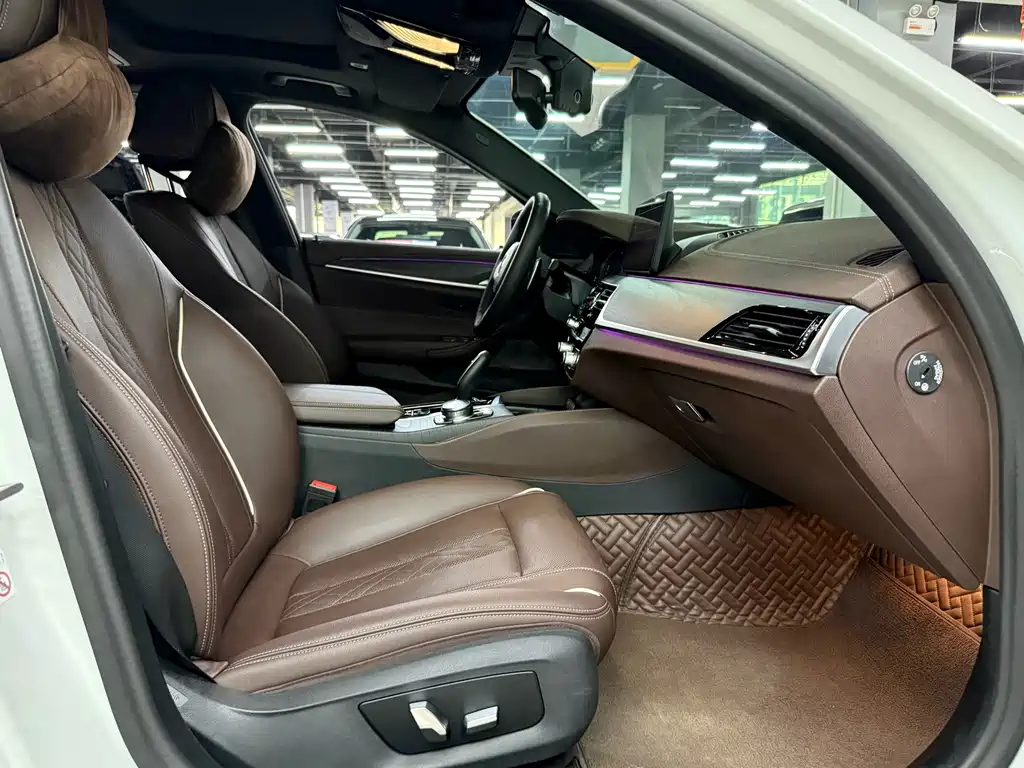 BMW 5 Series 2022 — фото 14