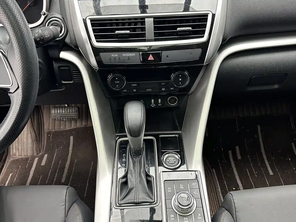 Mitsubishi Yige 2022 — фото 16