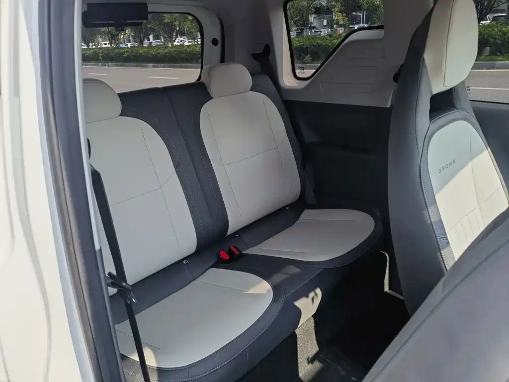 Geely Galaxy Panda 2025 — фото 10