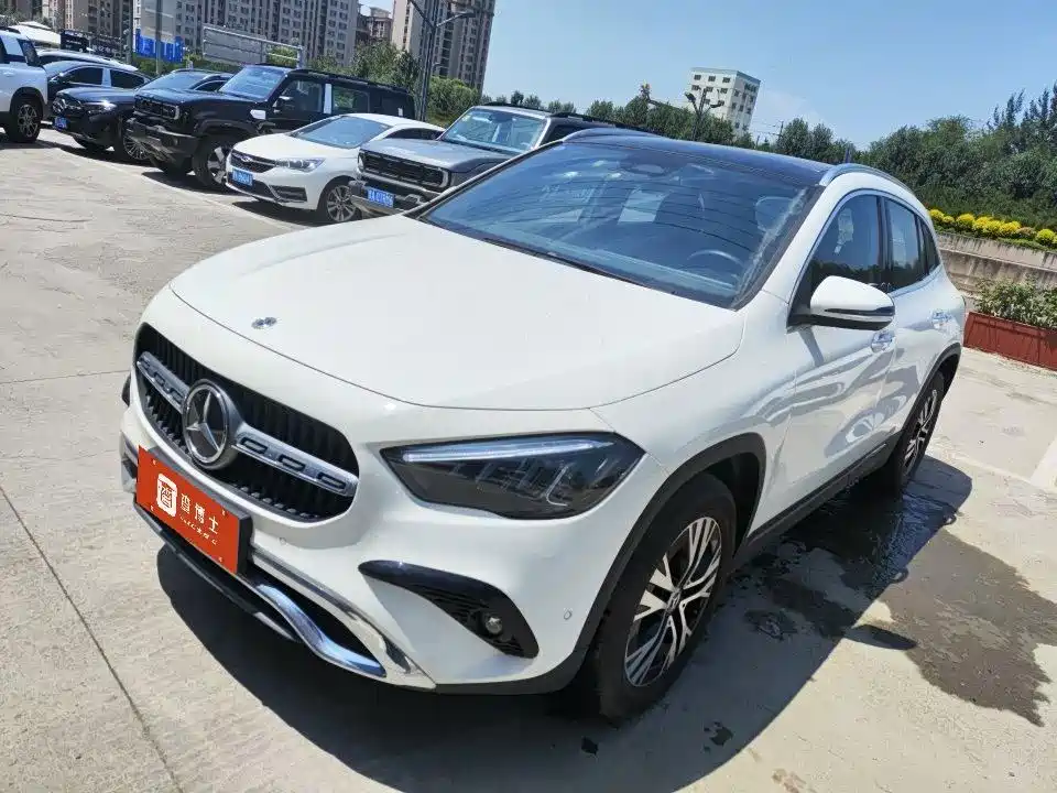 Mercedes-Benz GLA 2024
