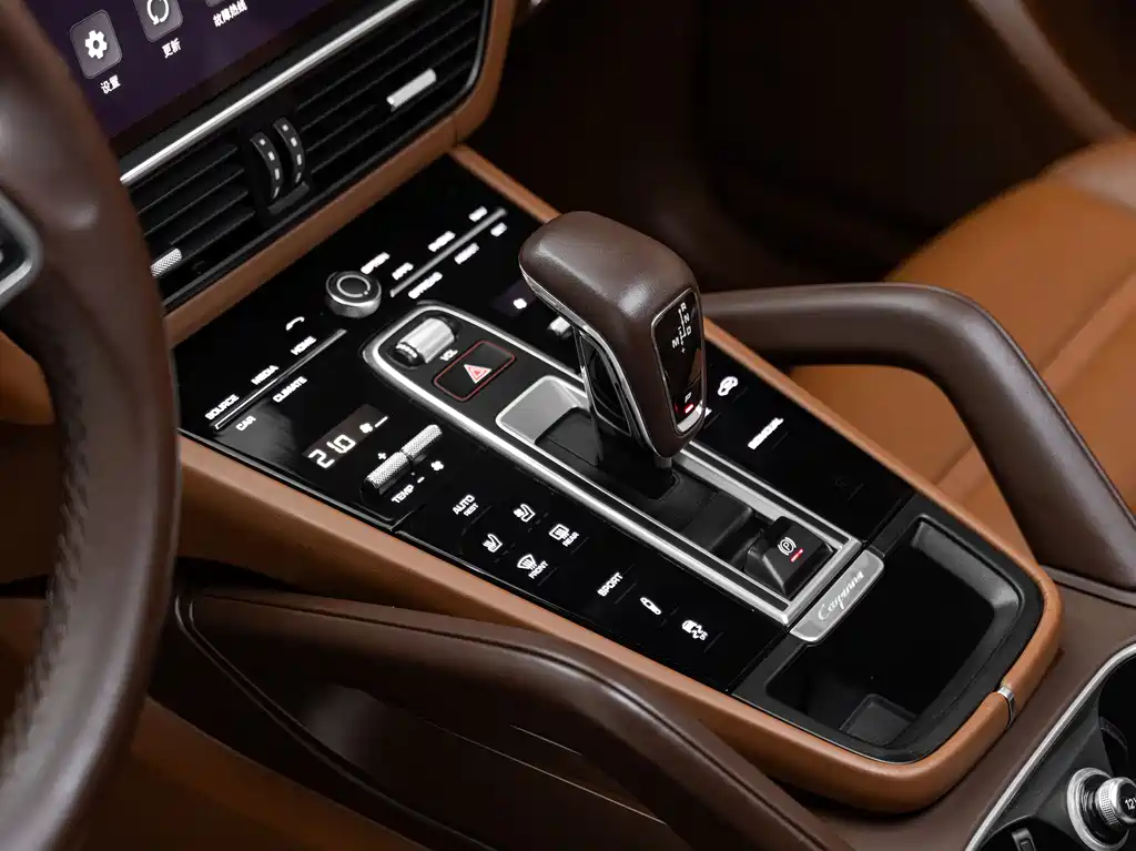Porsche Cayenne 2022 — фото 11