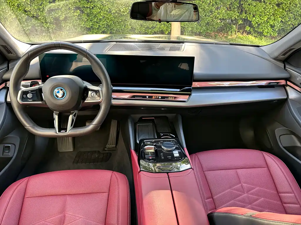BMW i5 2024 — фото 11
