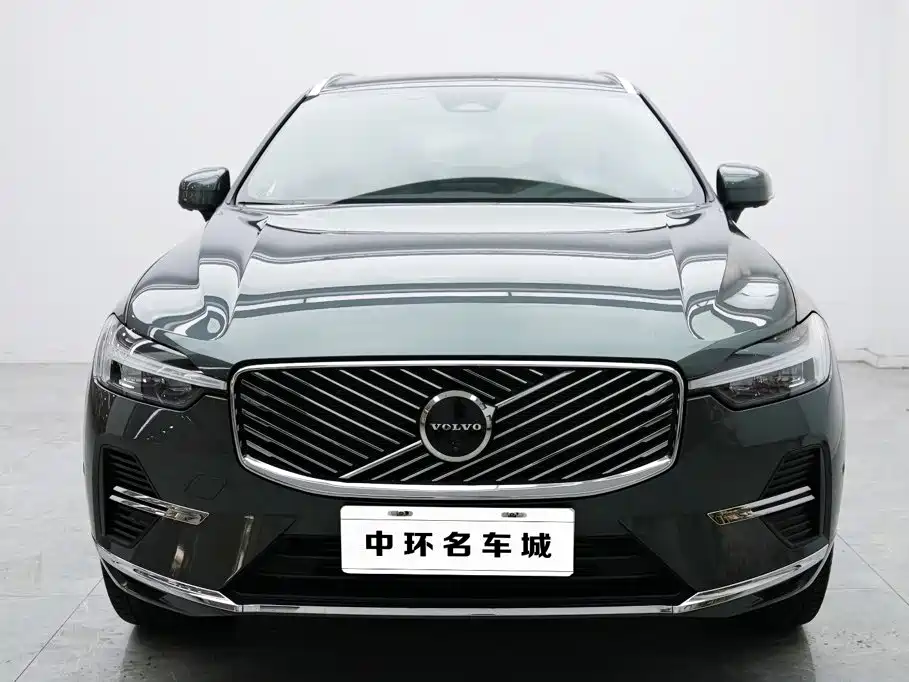 Volvo XC60 Plug-In Hybrid 2025 — фото 4