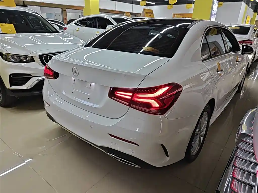 Mercedes-Benz A-Class 2021 — фото 7