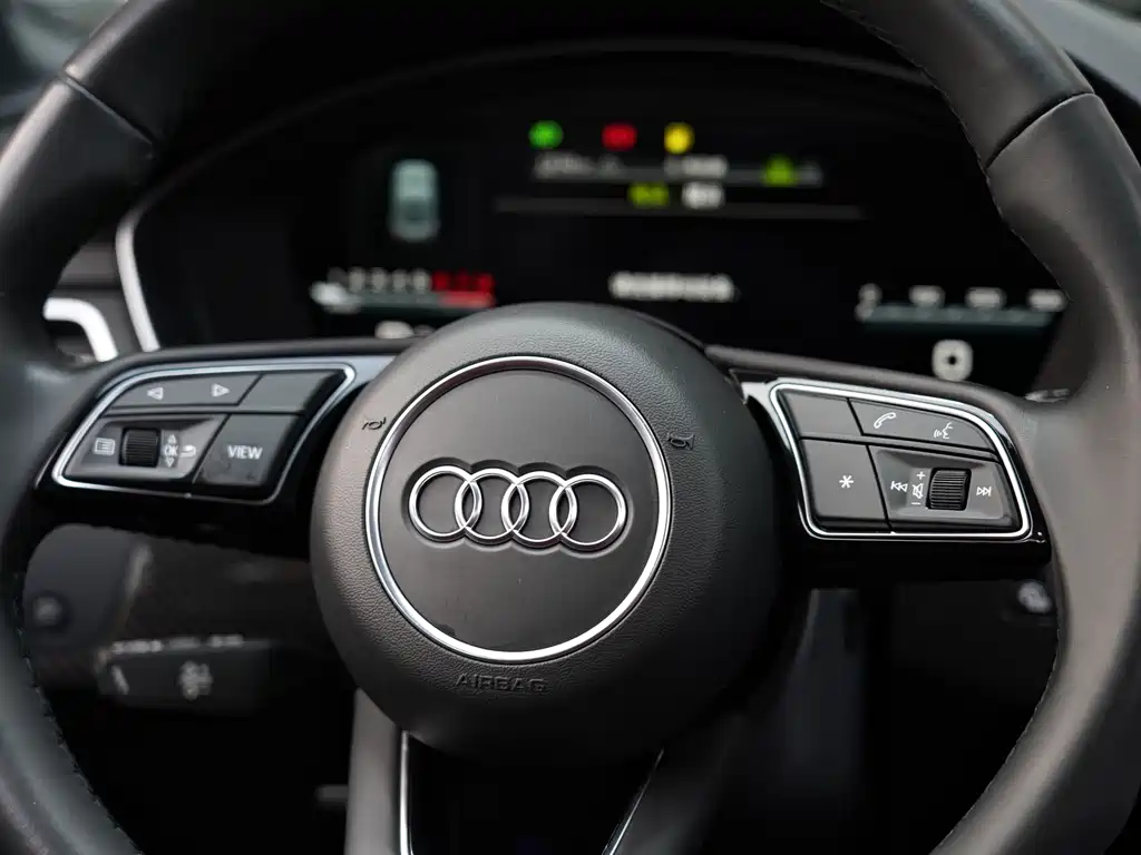 Audi A4L 2022 — фото 11