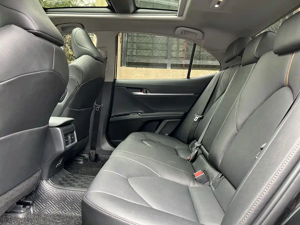 Toyota Camry 2024 — фото 11