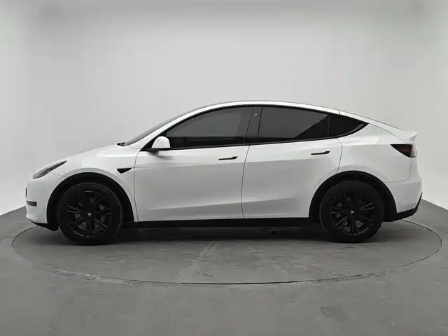 Tesla Model Y 2022 — фото 4