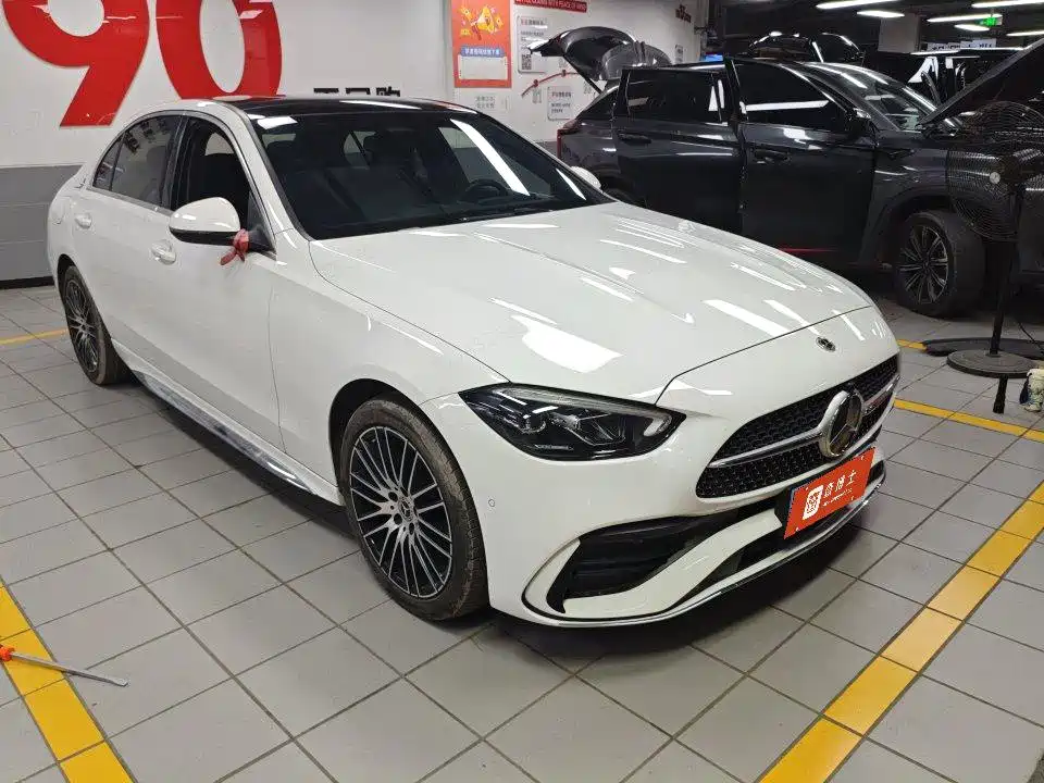 Mercedes-Benz C-Class 2024
