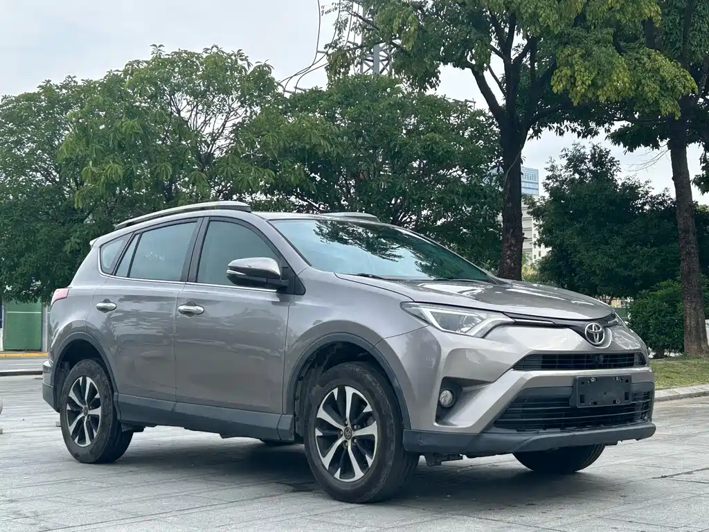Toyota RAV4 2016 — фото 3
