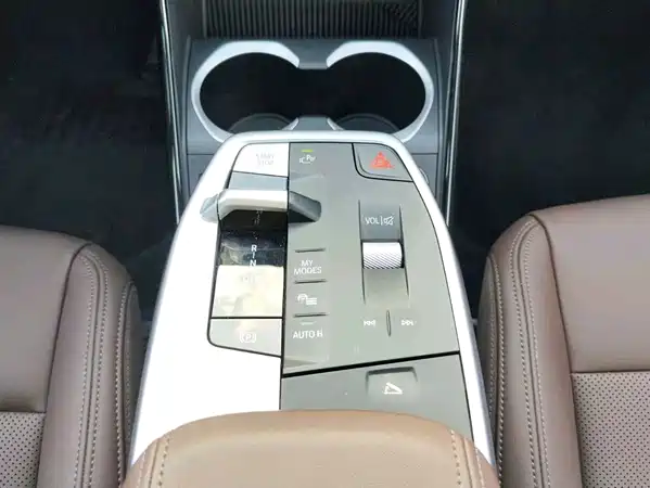 BMW iX1 2025