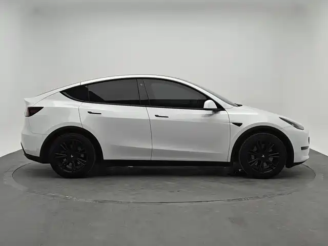 Tesla Model Y 2022 — фото 3