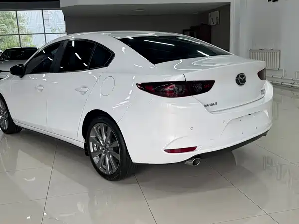 Mazda 3 Axela 2022