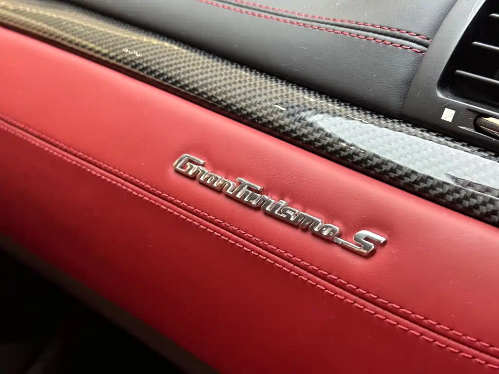 Maserati GranTurismo 2012 — фото 12