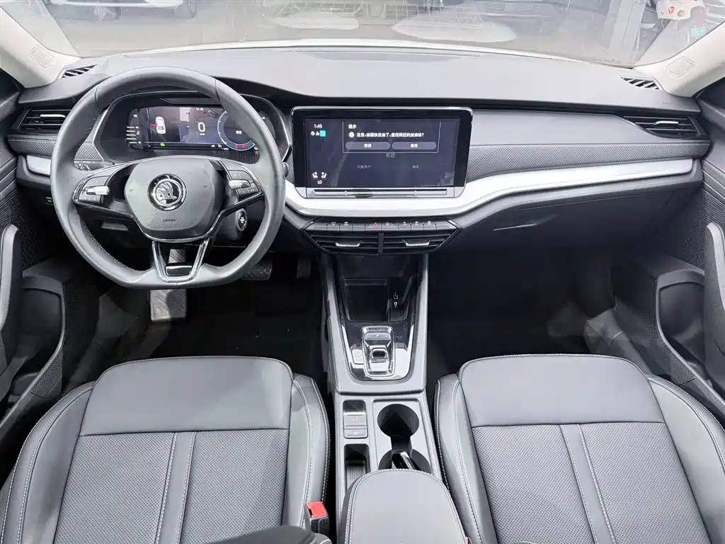 Skoda Octavia 2023 — фото 10