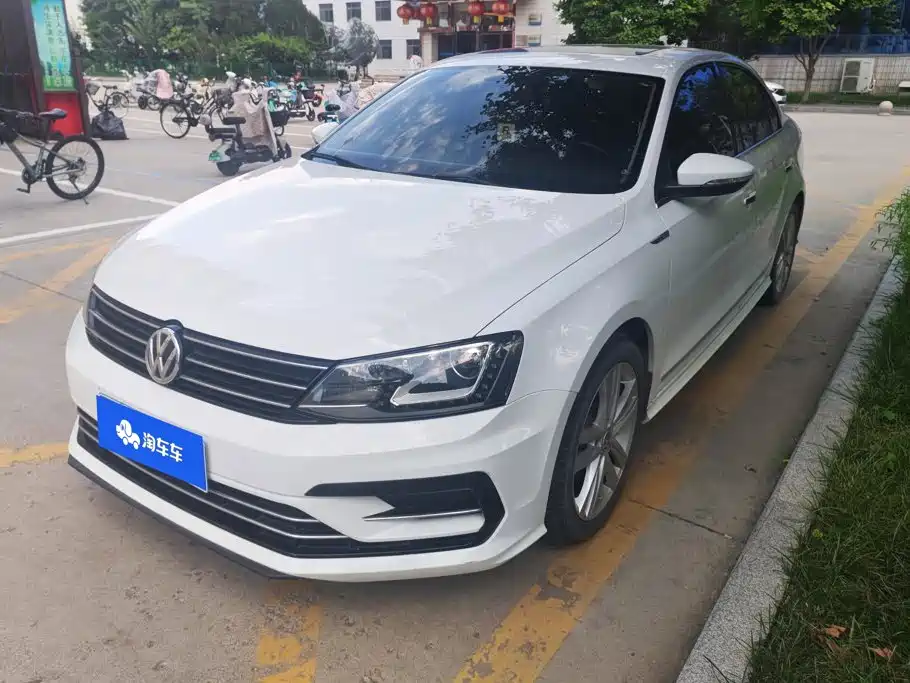 Volkswagen Sagitar 2018