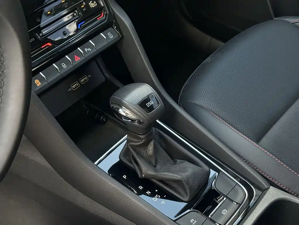 Skoda Karoq 2022 — фото 11