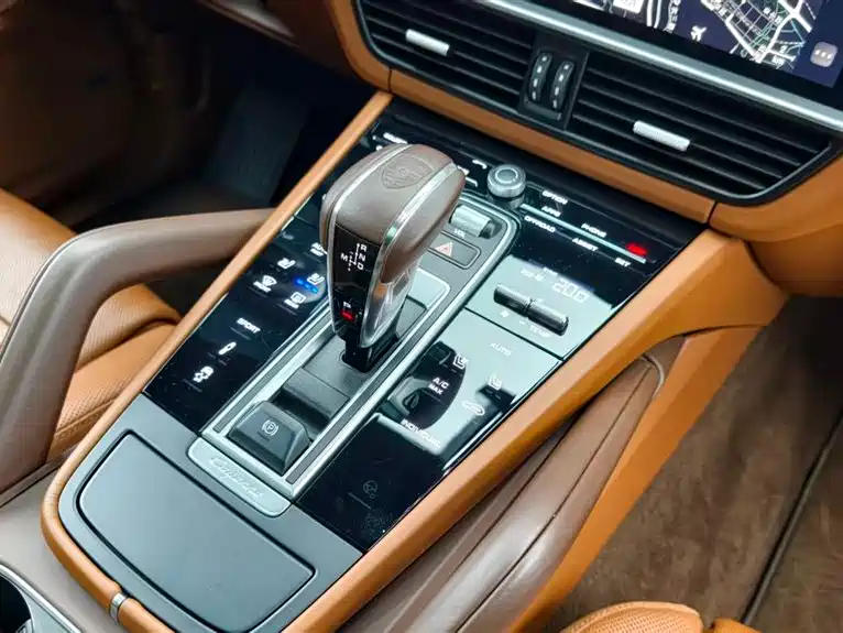 Porsche Cayenne 2023 — фото 11