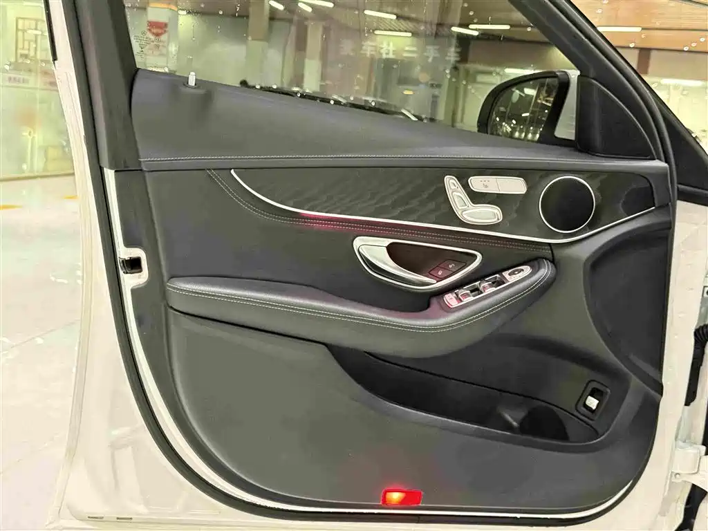 Mercedes-Benz C-Class 2018 — фото 15