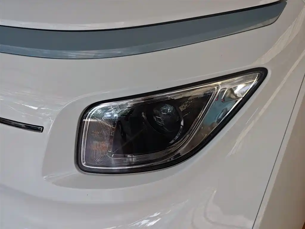 Wuling Nano EV 2022 — фото 24