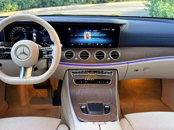 Mercedes-Benz E-Class 2022