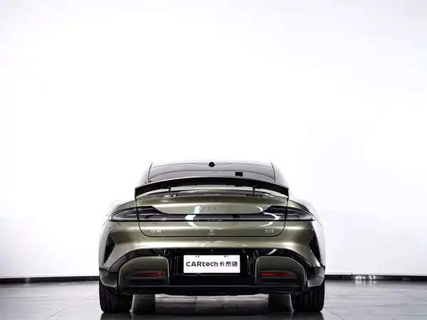 Xiaomi SU7 2025