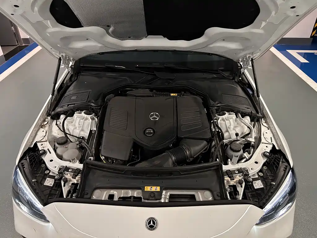 Mercedes-Benz C-Class 2025 — фото 17
