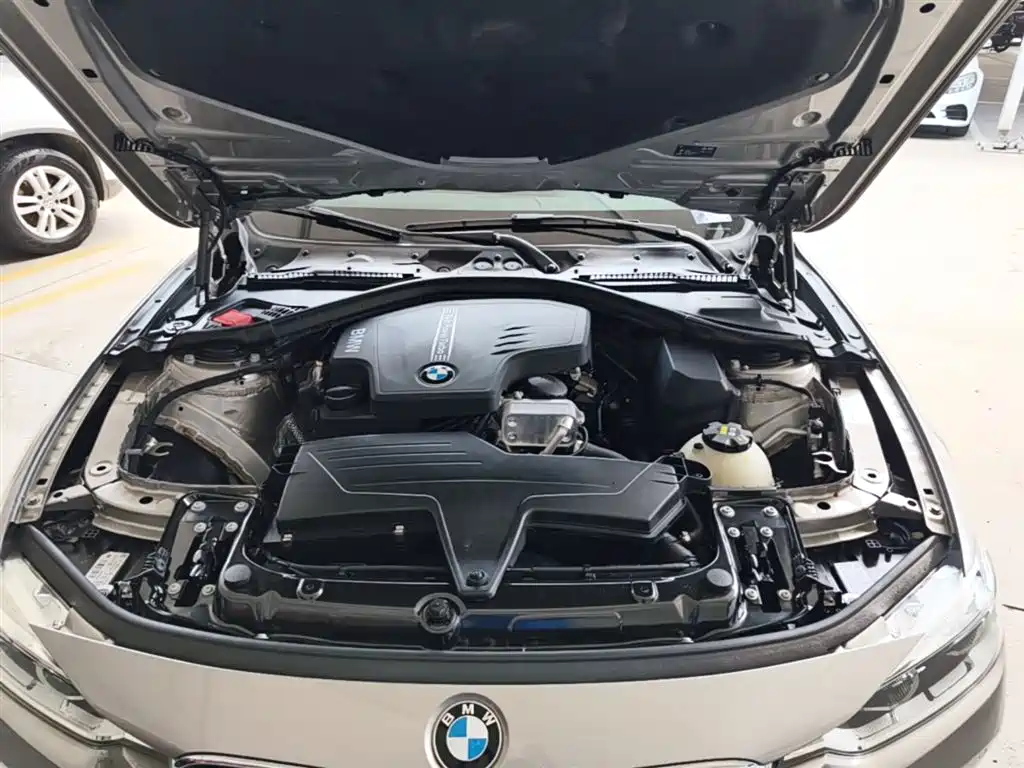 BMW 3 Series 2016 — фото 20