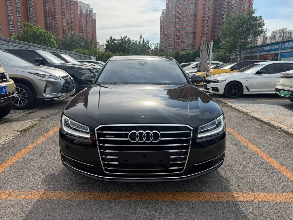 Audi A8 2016 — фото 1