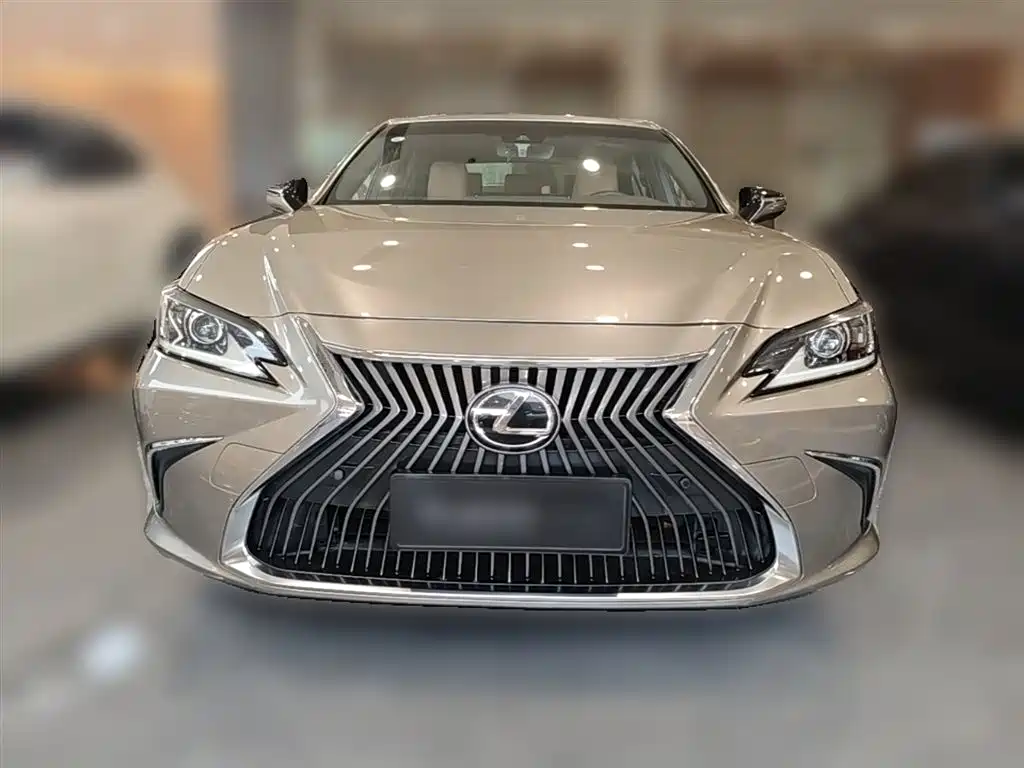 Lexus ES 2019 — фото 5