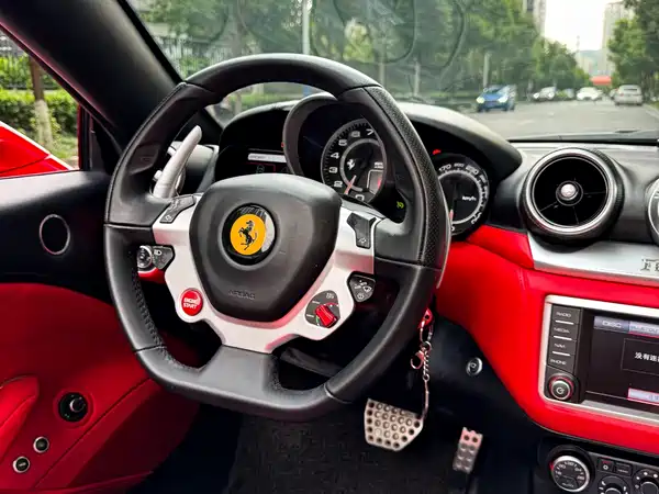 Ferrari California T 2015