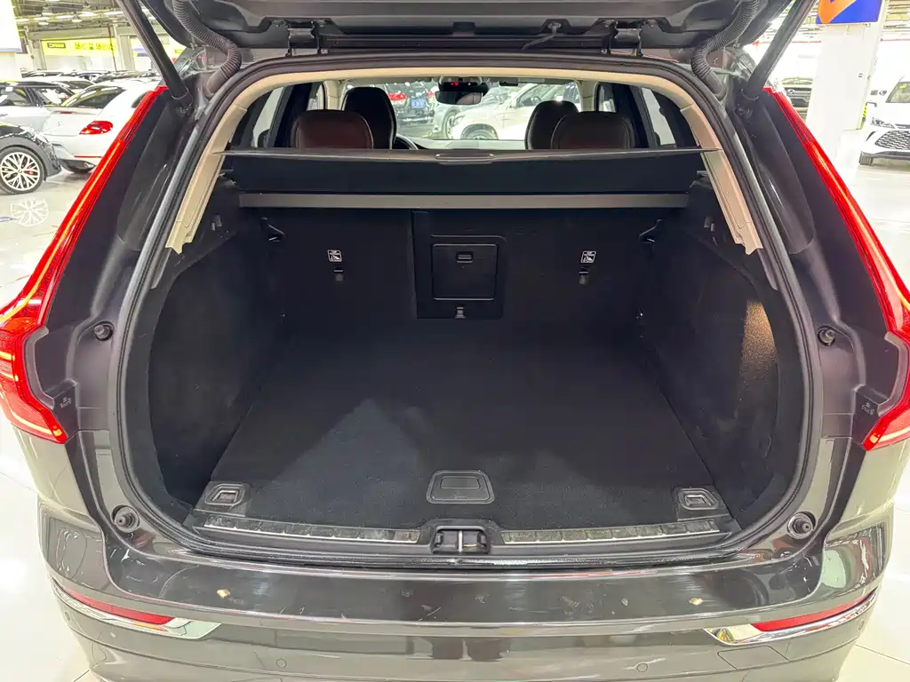 Volvo XC60 2020 — фото 21