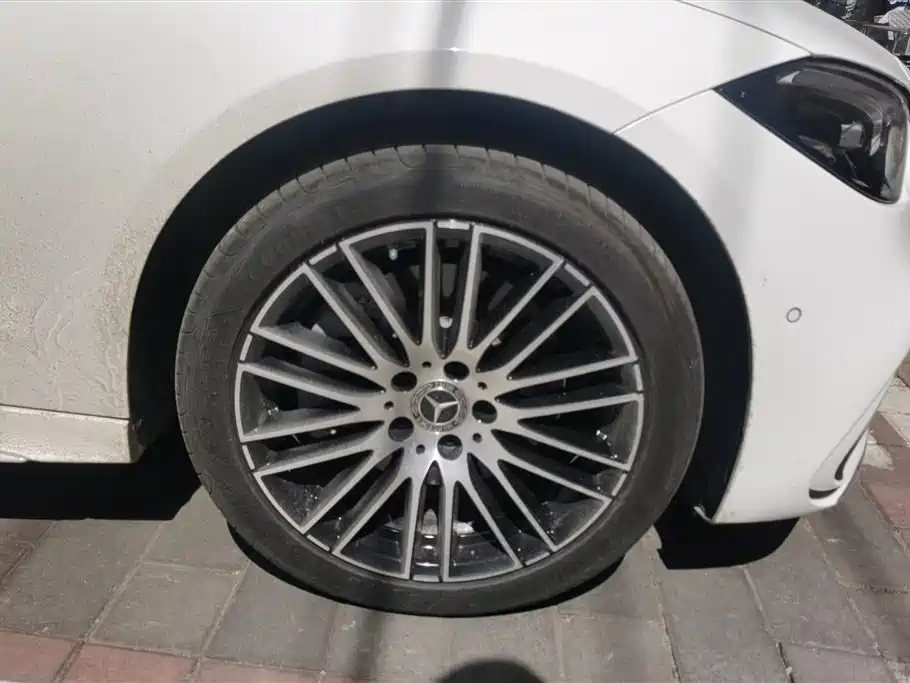 Mercedes-Benz C-Class 2024