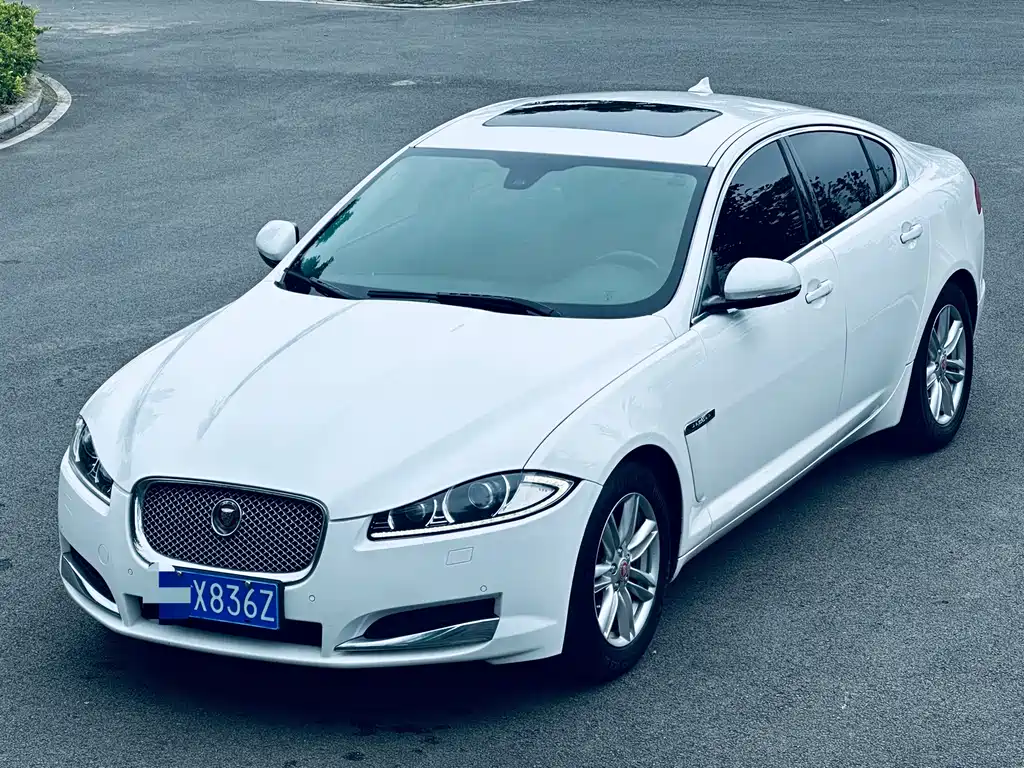 Jaguar XF 2015 — фото 3