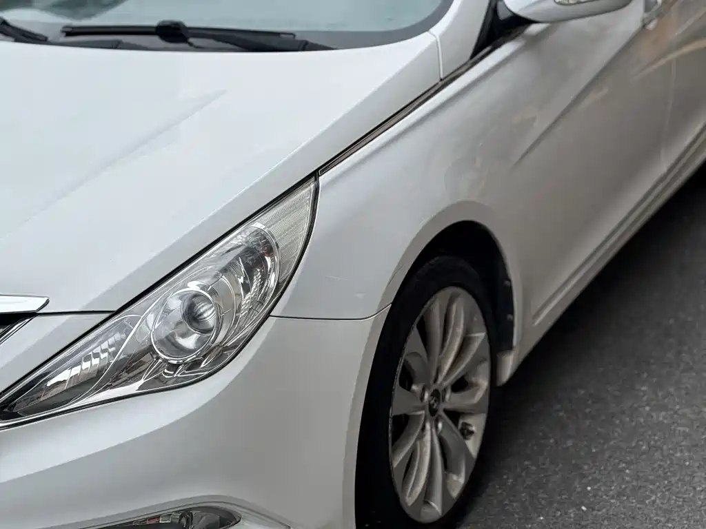 Hyundai Sonata 2011 — фото 5