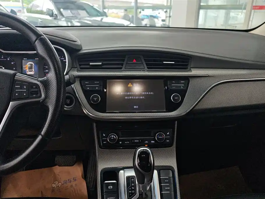 Geely Emgrand GS 2016 — фото 13
