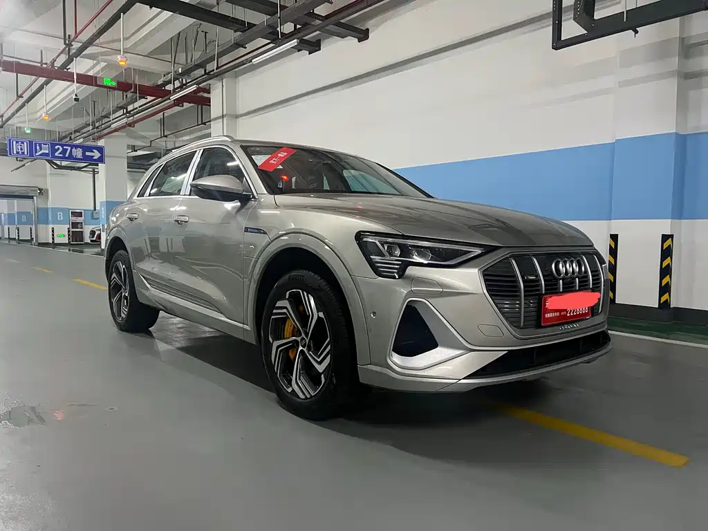 Audi e-tron 2023