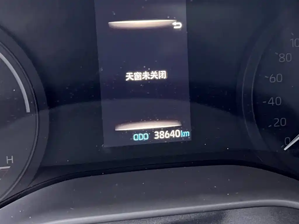 Toyota Sienna 2023 — фото 13