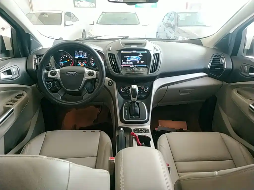 Ford Kuga 2016 — фото 10