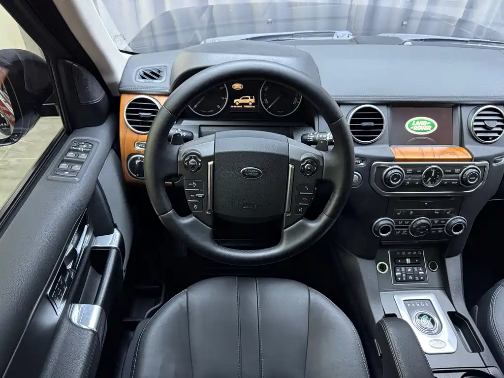 Land Rover Discovery 2016 — фото 11