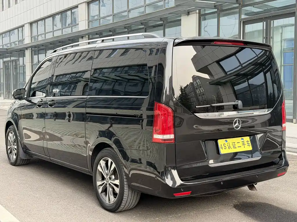 Mercedes-Benz V-Class 2019 — фото 28