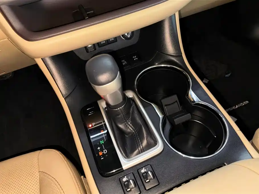 Toyota Highlander 2019 — фото 16