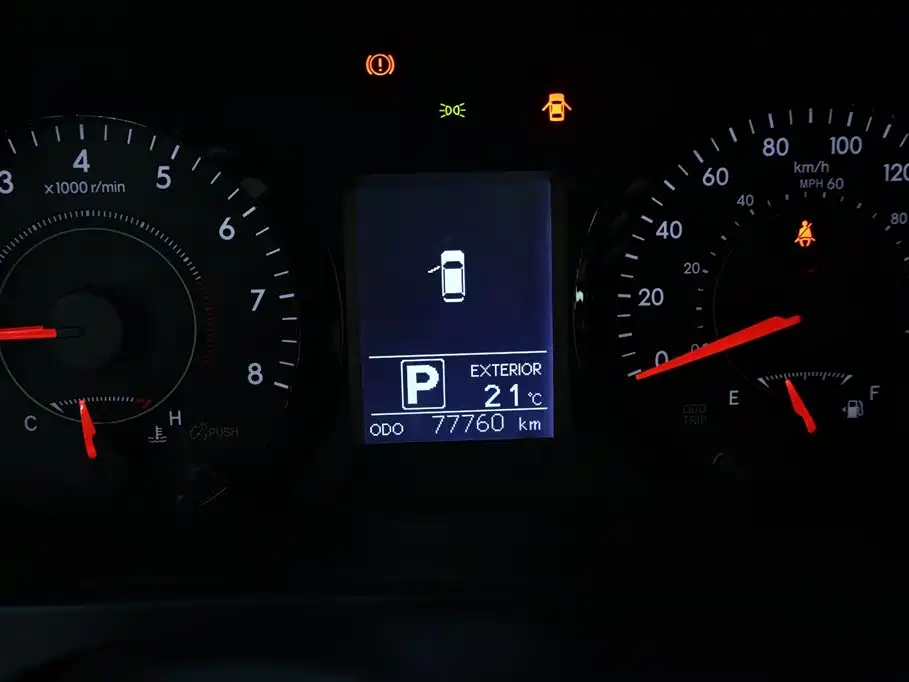 Toyota Sienna 2017 — фото 23