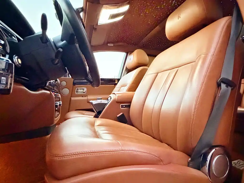 Rolls-Royce Phantom 2017 — фото 8