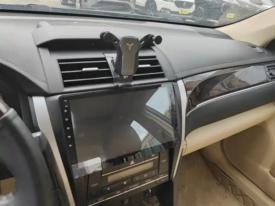 Toyota Camry 2016 — фото 13