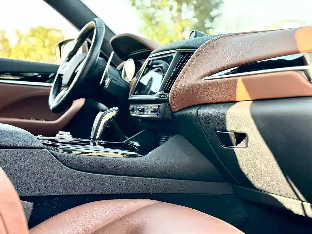 Maserati Levante 2022 — фото 11