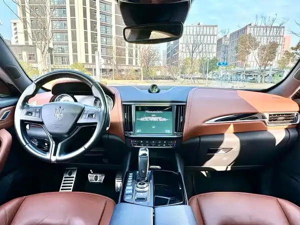 Maserati Levante 2022