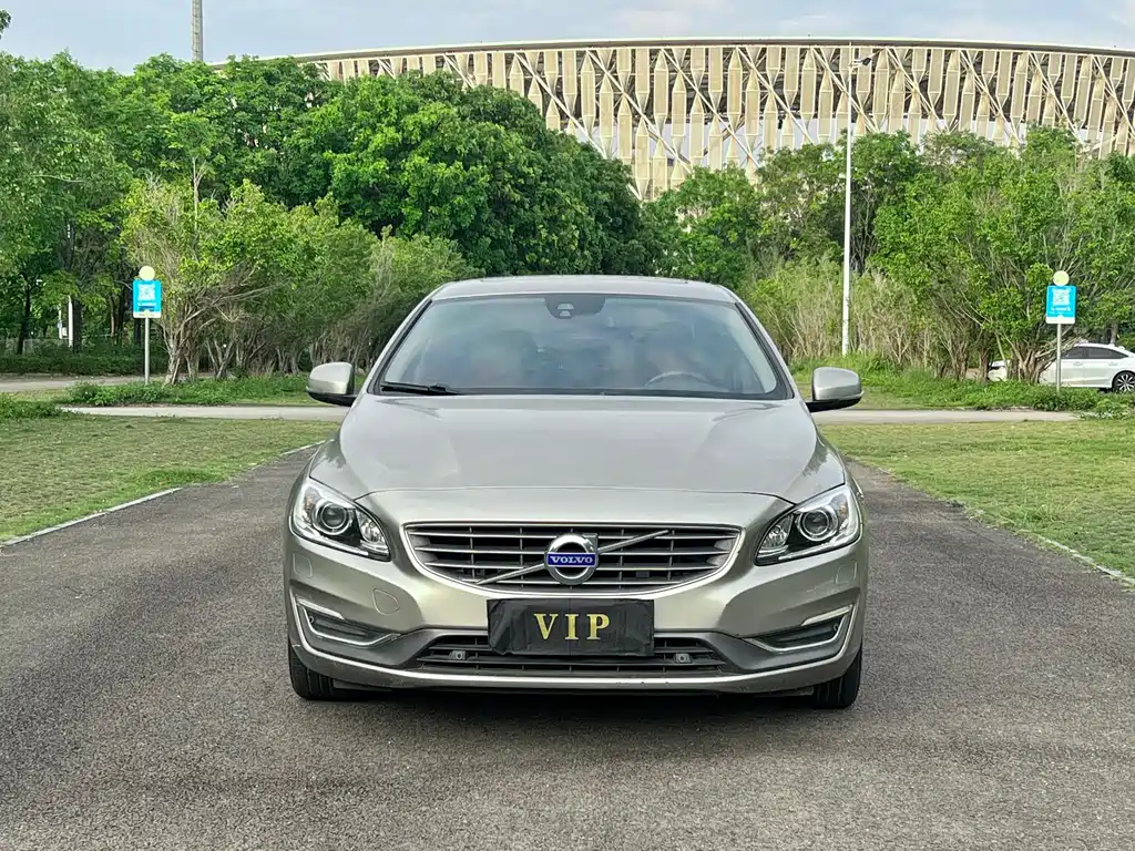 Volvo S60 2015 — фото 2