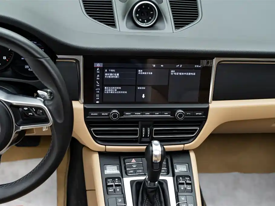Porsche Macan 2020 — фото 12