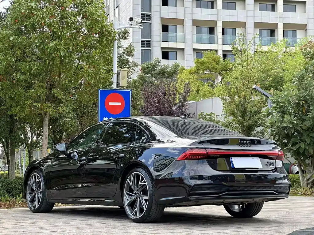 Audi A7L 2023 — фото 7