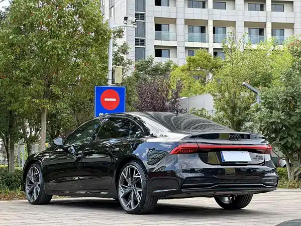 Audi A7L 2023